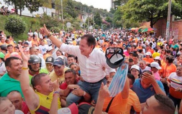 Golpearon en la cara a candidato a la Alcaldía de Bucaramanga