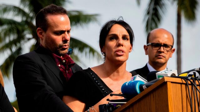 Hijos mayores de José José detuvieron la cremación de su padre