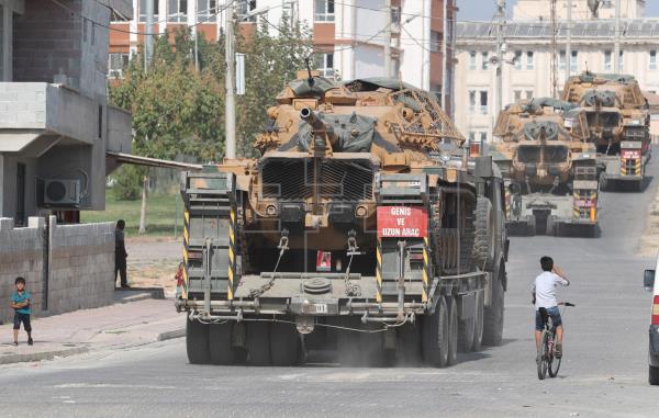 Kurdos acatan el alto el fuego y aseguran que es fruto de su “resistencia”