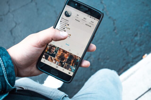 Cómo las redes sociales afectan la calidad de sueño de los adolescentes