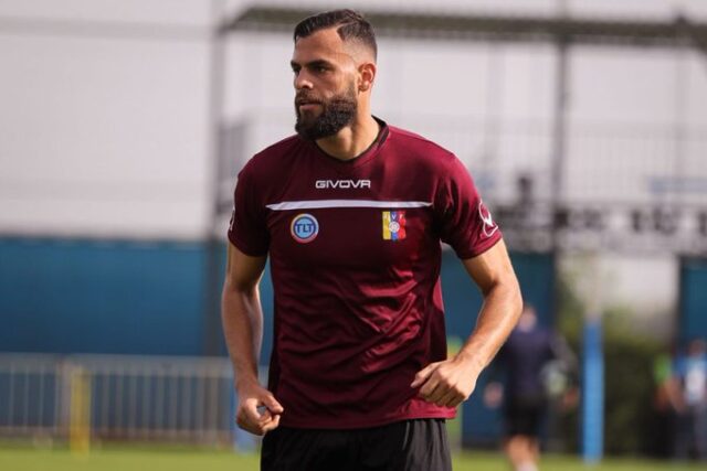 John Chancellor cumple un sueño en el fútbol italiano