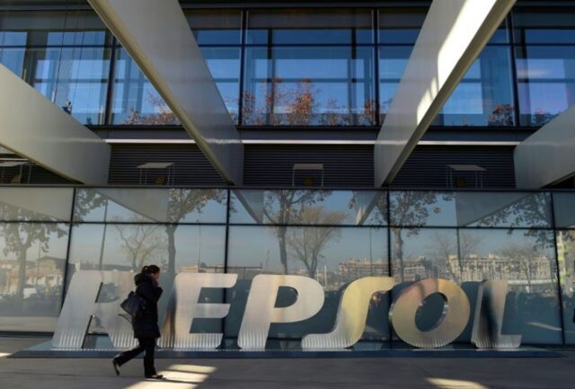EE UU instó a España a detener las actividades que vinculan a Repsol con Maduro