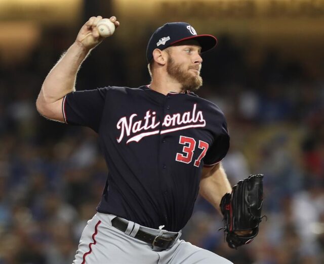 Strasburg ponchó a 10 y Washington empató la serie ante los Dodgers