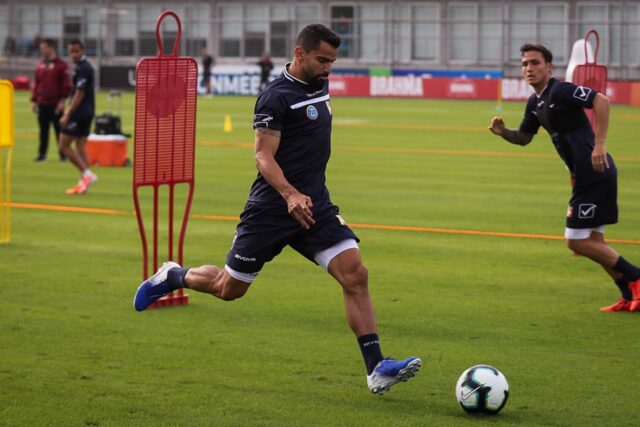 Tomás Rincón mostró su “desacuerdo” con la renuncia de Josef Martínez
