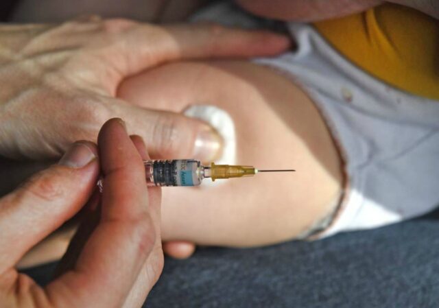 Expertos tecnológicos de la OMS combatirá el movimiento antivacunas