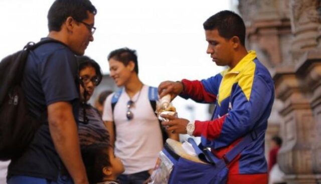 Migración venezolana en Perú tiene más años de educación que el promedio de la población de ese país