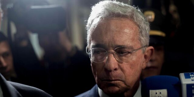 Uribe reconoce derrota del Centro Democrático en las regionales