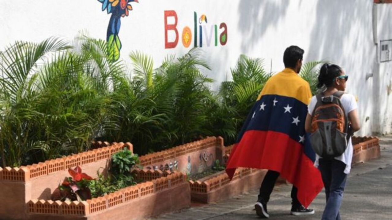 Por qué en Venezuela ahora se protesta menos que en otros países de América Latina