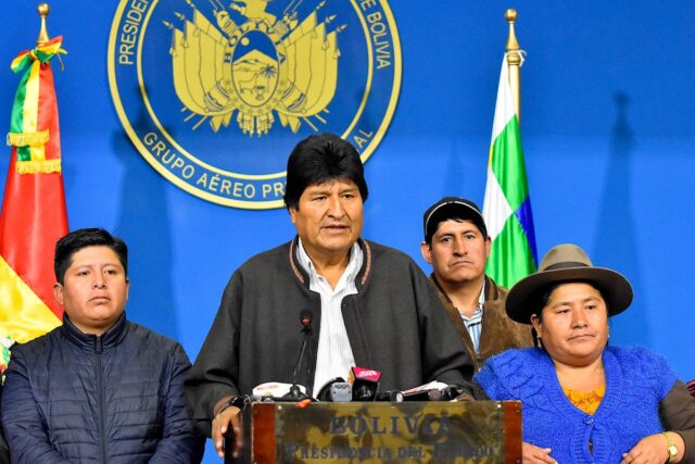 La directora de la cadena rusa RT ofrece trabajo a Evo Morales