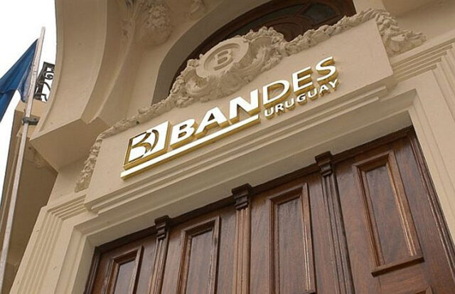Dejaron sin pago a 50 jubilados y pensionados venezolanos en Uruguay
