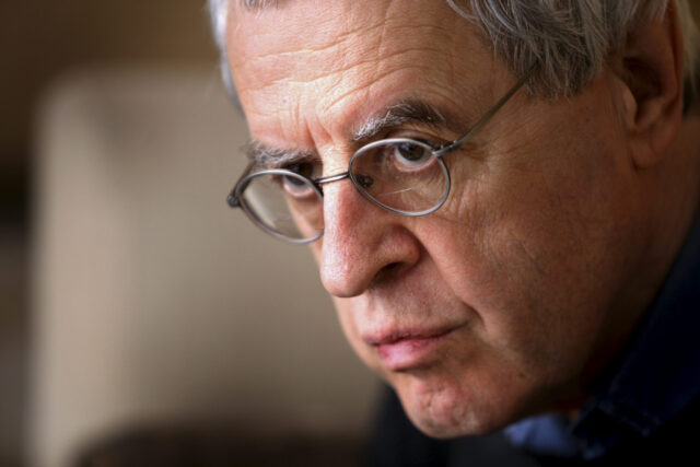 Artes del vidrio / Poesía presentada y traducida por Beverly Pérez Rego / Siete poemas en prosa de Charles Simic
