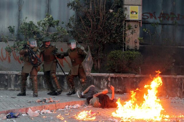 Cruz Roja de Chile reporta escasez de insumos para curar heridos en protestas