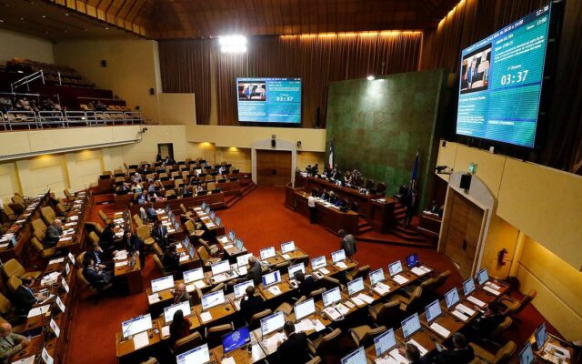 Congreso de Chile aprobó realización de plebiscito para modificar la Constitución