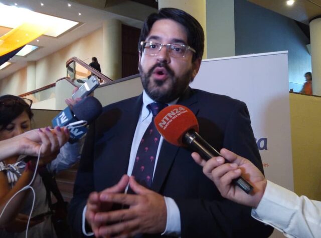 Asdrúbal Oliveros: El PIB de Venezuela mejoró en 2021