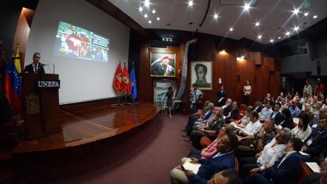 Arreaza acusó a EE UU de planificar estrategia militar contra el país