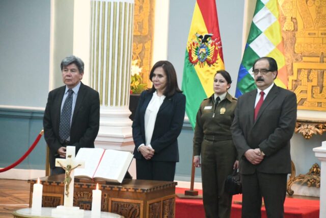 Cancillería de Bolivia negó haber dado salvoconductos a ministros de Evo Morales