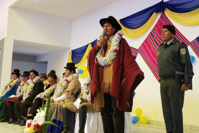 Evo Morales denunció que la policía de Bolivia tiene instrucciones ilegales para detenerlo