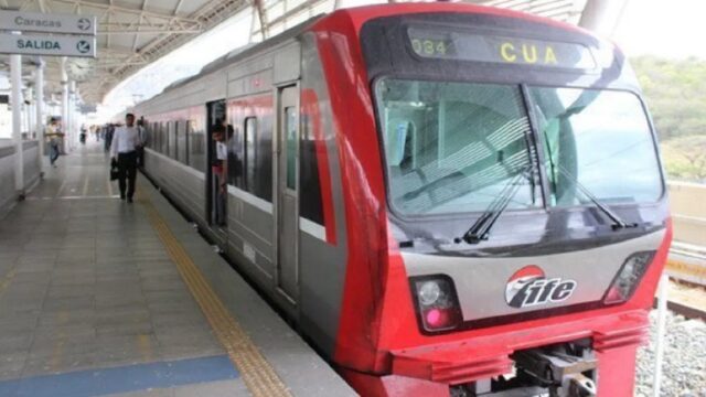 Ferrocarril de los Valles del Tuy presentó fallas eléctricas este jueves