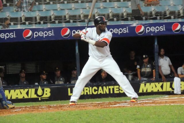 Águilas llegaron a 10 triunfos y retomaron el liderato