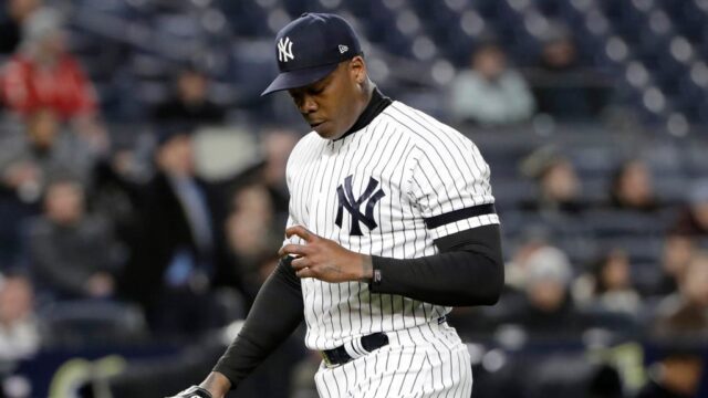 Aroldis Chapman seguirá portando el uniforme de los Yanquis