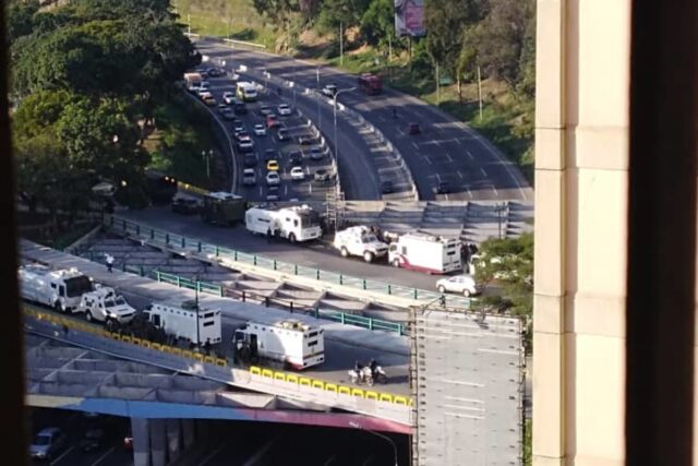 Funcionarios de la GNB tomaron los alrededores de la autopista Valle-Coche