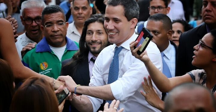 Juan Guaidó juramentó Comandos Políticos Parroquiales en El Paraíso
