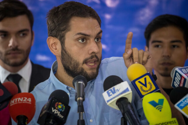 Suspendieron juicio de Requesens hasta el miércoles por aplaudir en la sala