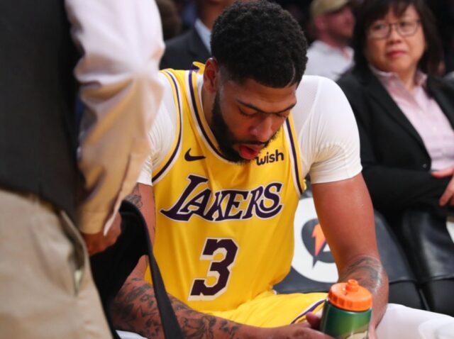 Anthony Davis encendió las alarmas en los Lakers de Los Ángeles