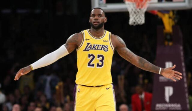 [VIDEO]LeBron James logró triple-doble contra los 30 equipos de la NBA