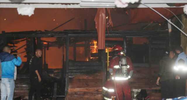 Al menos seis muertos y un desaparecido en un incendio de viviendas en Perú