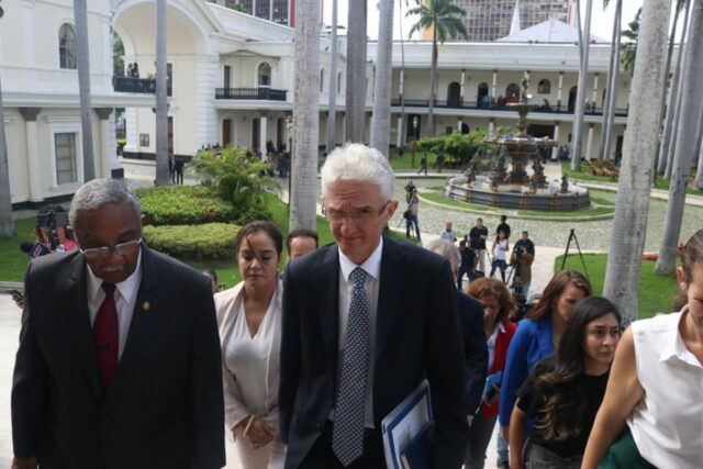 Jefe de Asuntos Humanitarios de la ONU llegó al Palacio Federal Legislativo