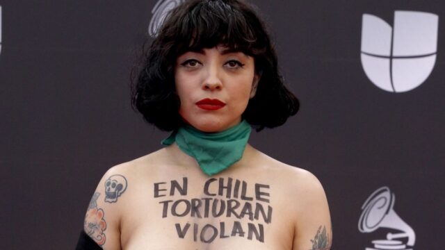 Policía de Chile denunciará a la cantante Mon Laferte por dichos sobre la crisis