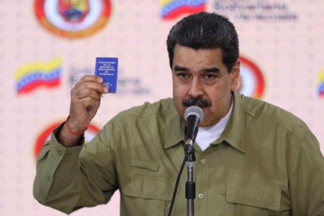 Maduro entregará fusiles a más de 320.000 milicianos para labores de patrullaje