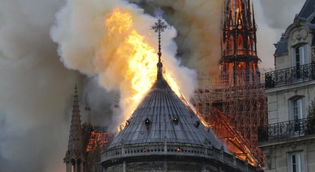 Surgen disputas por la reconstrucción de la aguja de Notre Dame