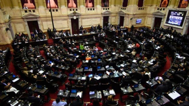 Partido de Evo Morales eligió presidente del Congreso en ausencia de la oposición