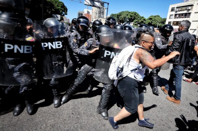 La PNB dispersó protesta por fallas en los servicios públicos en la avenida Libertador