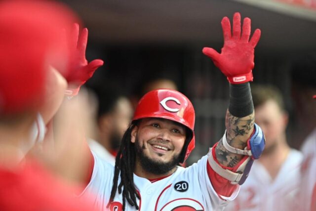 Freddy Galvis seguirá en las filas de los Rojos de Cincinnati