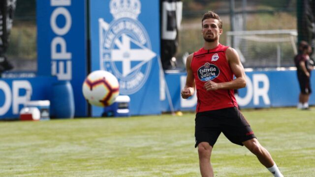 Christian Santos estalló porque no lo toman en cuenta en La Coruña