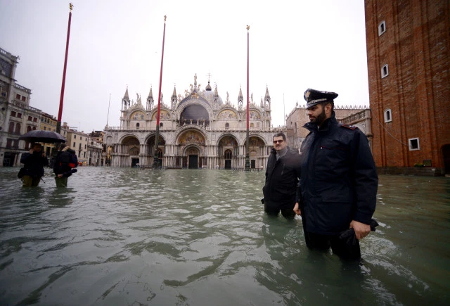 Así se encuentra la Plaza de San Marcos de Venecia tras la peor inundación desde 1966