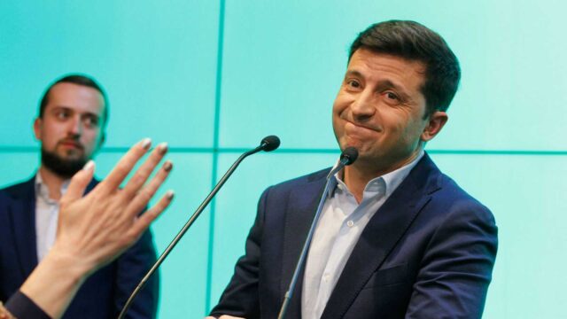 Presidente de Ucrania asegura estar cansado del escándalo con Trump