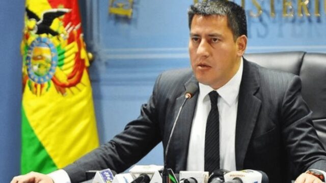 Renunció ministro de Defensa de Bolivia: “La política no es el zumbar de las balas”