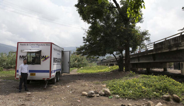 Autoridades de Colombia no pudieron controlar el paso por las trochas