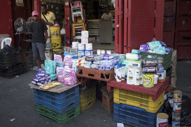 La economía venezolana se contraerá 18% en 2020 por el covid-19