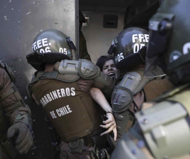 Prisión preventiva para militar por abuso de funciones en protestas en Chile