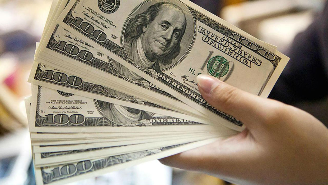 Se mantiene el alza en el precio del dólar y pasó los 38 mil bolívares