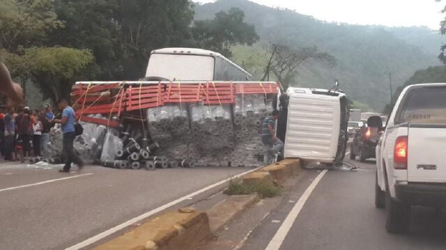 Un muerto por vuelco de gandola en la Regional del Centro