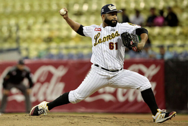 Leones se llevaron el primer clásico en el estadio Universitario