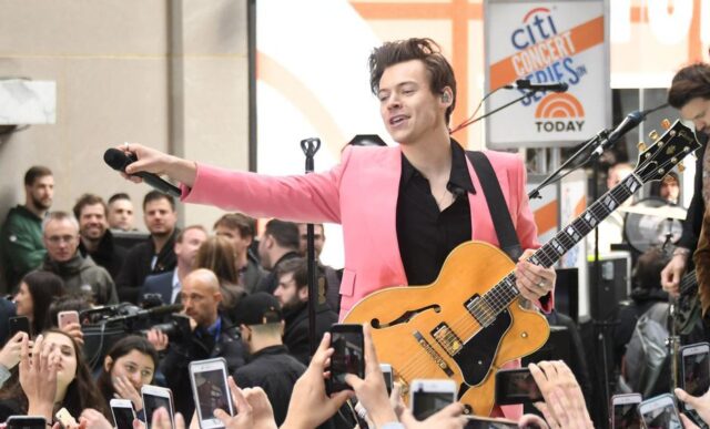 Harry Styles anuncia fecha de salida de su álbum Fine Line