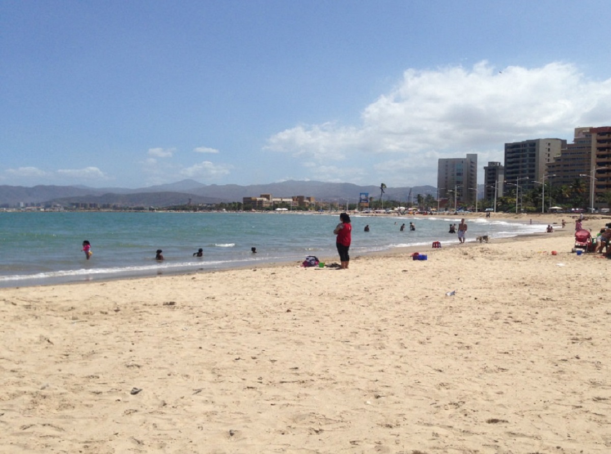hoteles-y-playas-de-lecheria-lucen-vacios-en-esta-navidad-14029