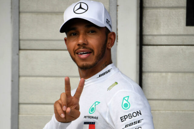 Lewis Hamilton no le presta atención al hecho de no ser blanco